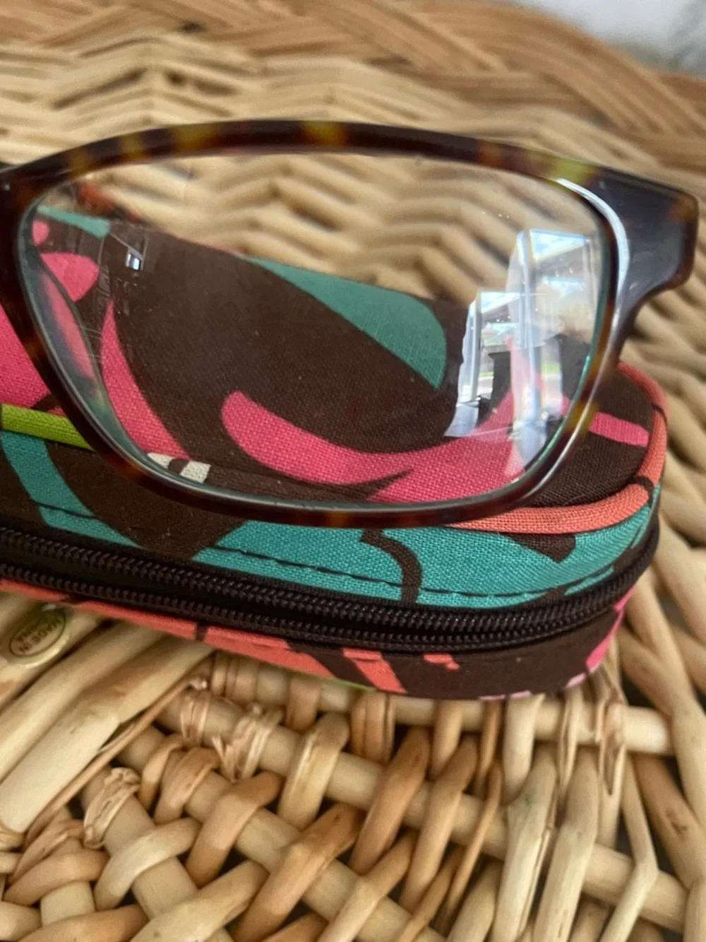 Vera Bradley Floral interior Tortoise exterior Prescription Glasses & case NWOT